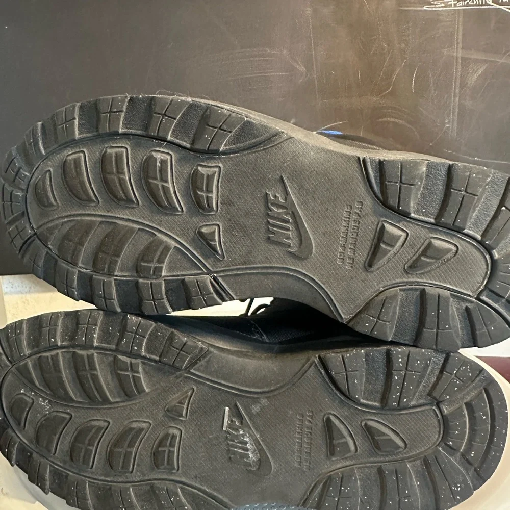 Nike Manoa Sneakers Boots